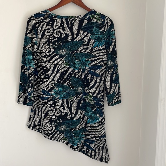 Magic Women’s One Size Top Floral 3/4 Sleeve Mesh Asymmetrical Hem Black Blue - Picture 8 of 12